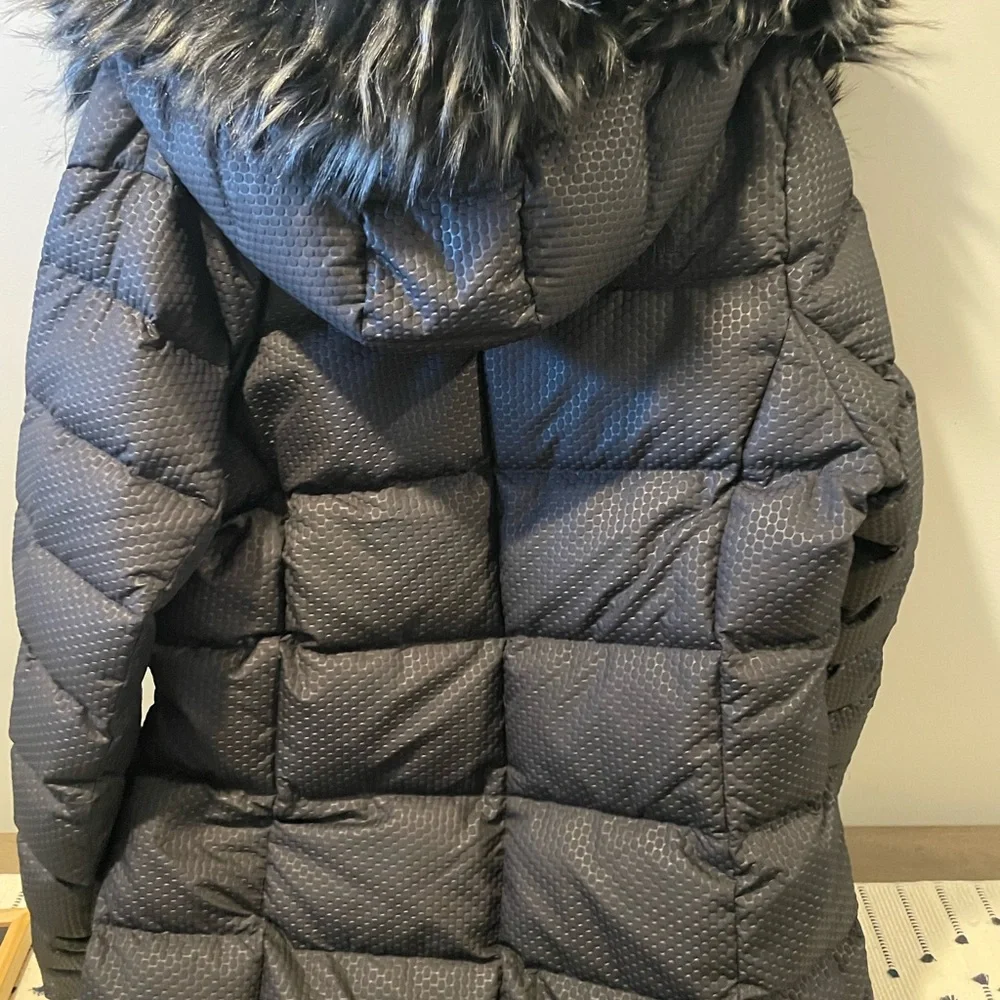 The North Face Women's Black Puffer Coat with Faux Fur Hood - Picture 2 of 5